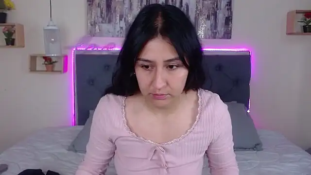 mia aira online show from October 2025 03:11:02 PM