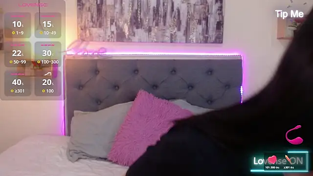 mia aira online show from October 2025 03:00:01 PM