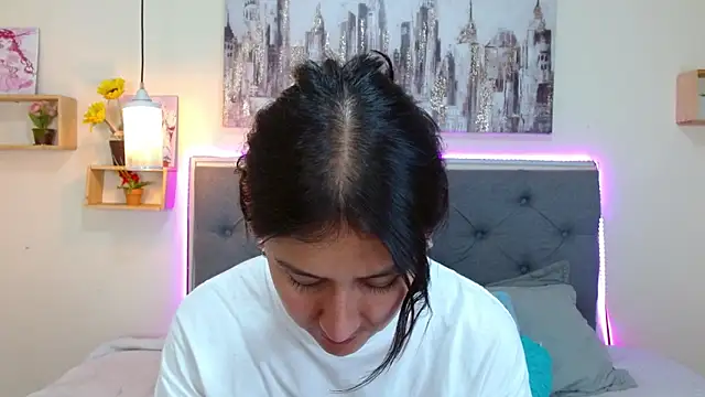 mia aira online show from September 2025 03:07:02 PM