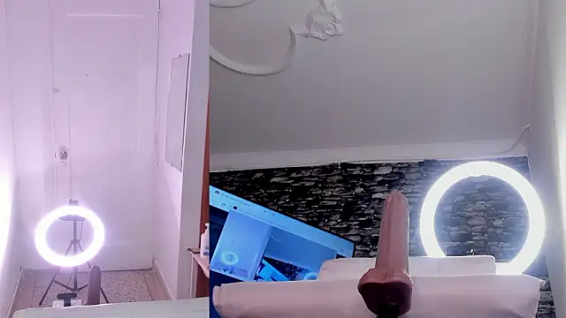 Snapshot of zoe_backer chatting on February 2026 11:18:02 AM zoe backer online show from February 2026 11:18:02 AM