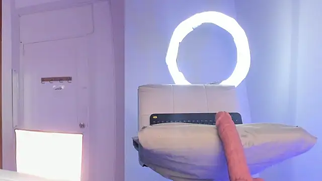 Snapshot of zoe_backer chatting on September 2025 11:10:01 AM zoe backer online show from September 2025 11:10:01 AM