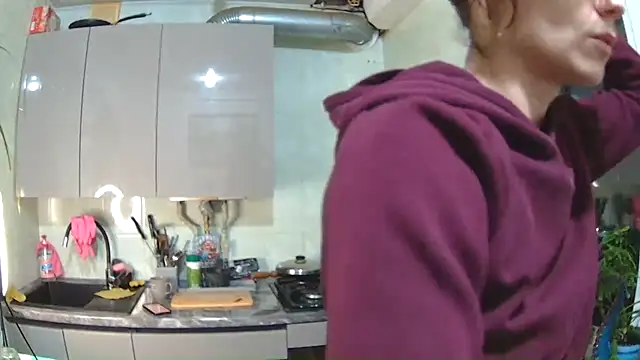 BroadFantasy online show from November 2025 09:26:01 PM