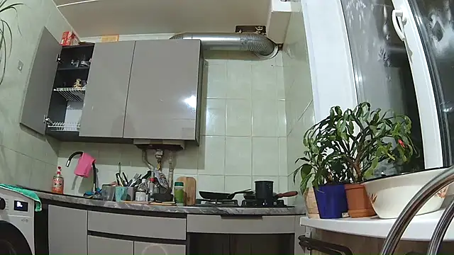 Snapshot of BroadFantasy chatting on February 2026 05:55:02 PM BroadFantasy online show from February 2026 05:55:02 PM