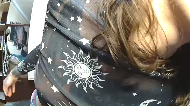 Snapshot of BroadFantasy chatting on February 2026 09:06:01 PM BroadFantasy online show from February 2026 09:06:01 PM