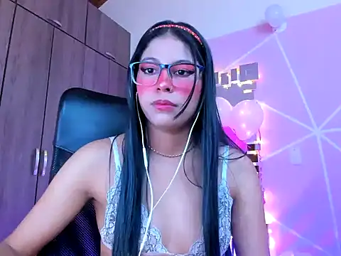 Snapshot of _ALLYSON18_ chatting on March 2025 02:47:01 PM ALLYSON18 online show from March 2025 02:47:01 PM