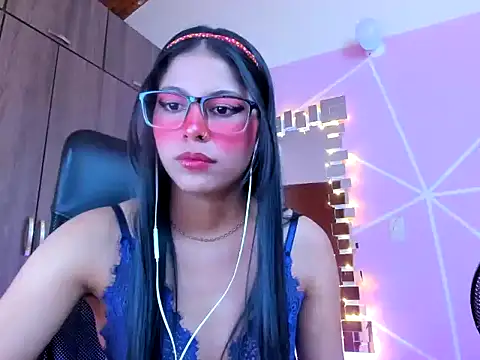 Snapshot of _ALLYSON18_ chatting on March 2025 03:57:02 PM ALLYSON18 online show from March 2025 03:57:02 PM