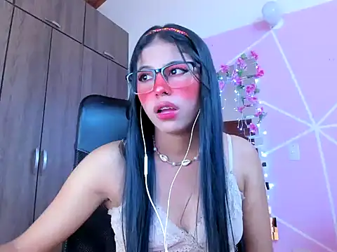 Snapshot of _ALLYSON18_ chatting on March 2025 02:34:01 PM ALLYSON18 online show from March 2025 02:34:01 PM