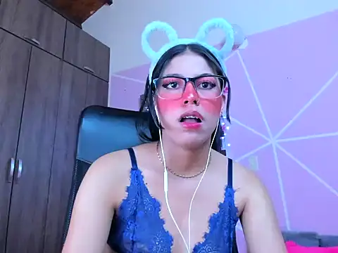 Snapshot of _ALLYSON18_ chatting on March 2025 03:08:02 PM ALLYSON18 online show from March 2025 03:08:02 PM