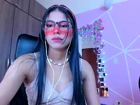 Snapshot of _ALLYSON18_ chatting on March 2025 11:32:01 AM ALLYSON18 online show from March 2025 11:32:01 AM