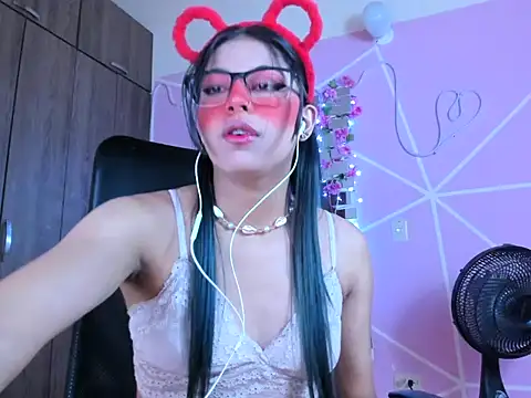 Snapshot of _ALLYSON18_ chatting on February 2025 11:25:01 AM ALLYSON18 online show from February 2025 11:25:01 AM