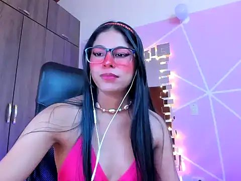 Snapshot of _ALLYSON18_ chatting on March 2025 05:47:02 PM ALLYSON18 online show from March 2025 05:47:02 PM