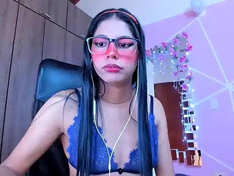 Snapshot of _ALLYSON18_ chatting on March 2025 02:41:01 PM ALLYSON18 online show from March 2025 02:41:01 PM