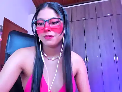 Snapshot of _ALLYSON18_ chatting on September 2025 11:24:01 AM ALLYSON18 online show from September 2025 11:24:01 AM