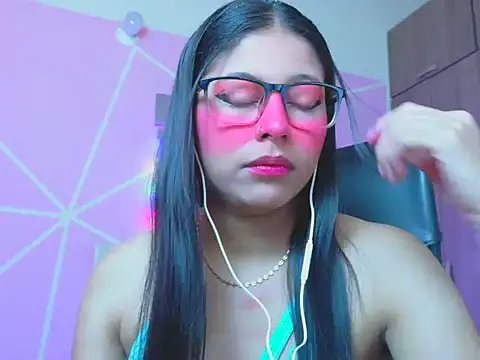  ALLYSON18  online show from May 2026 12:00:01 PM
