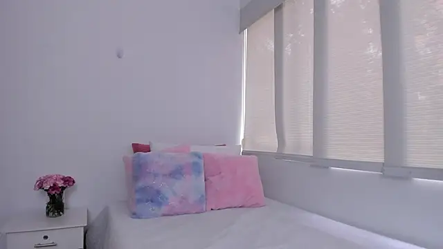 Brisa blue online show from February 2025 04:36:01 PM