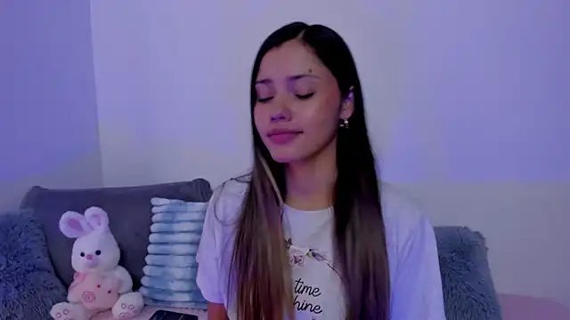 Brisa blue online show from November 2025 04:43:02 PM