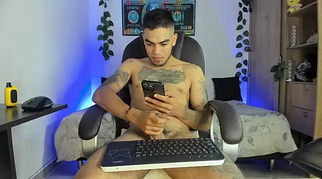 mikee scooth online show from February 2025 07:56:02 AM