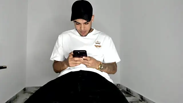 Snapshot of mikee_scooth chatting on May 2026 05:50:02 PM mikee scooth online show from May 2026 05:50:02 PM