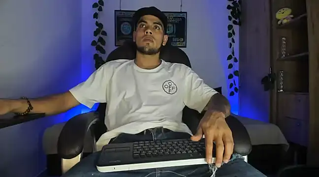 mikee scooth online show from March 2025 01:53:02 AM