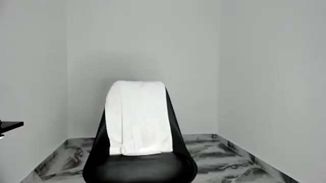 mikee scooth online show from November 2025 04:43:02 PM