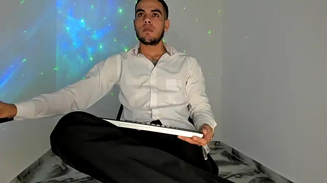mikee scooth online show from April 2026 10:06:02 PM