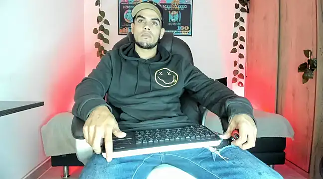 mikee scooth online show from March 2025 03:16:01 AM