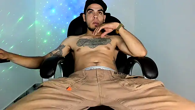 Snapshot of mikee_scooth chatting on July 2026 05:24:02 PM mikee scooth online show from July 2026 05:24:02 PM