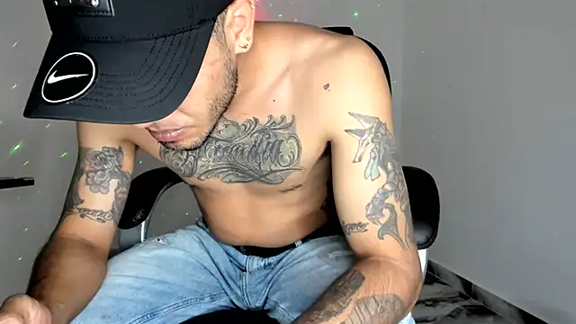 Snapshot of mikee_scooth chatting on June 2026 09:15:02 PM mikee scooth online show from June 2026 09:15:02 PM