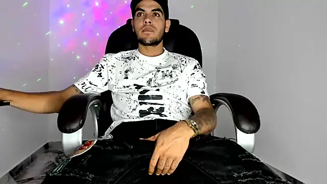 Snapshot of mikee_scooth chatting on June 2026 08:22:02 AM mikee scooth online show from June 2026 08:22:02 AM