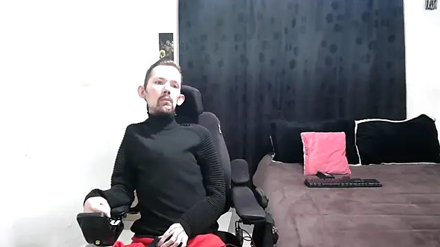 Snapshot of Sophia_and_Thomas chatting on March 2025 09:54:01 AM Sophia and Thomas online show from March 2025 09:54:01 AM