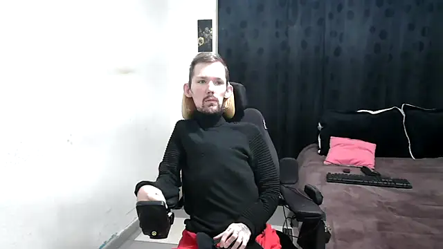 Sophia and Thomas online show from March 2025 09:40:02 AM