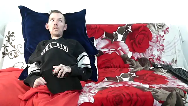 Snapshot of Sophia_and_Thomas chatting on December 2025 09:53:02 PM Sophia and Thomas online show from December 2025 09:53:02 PM