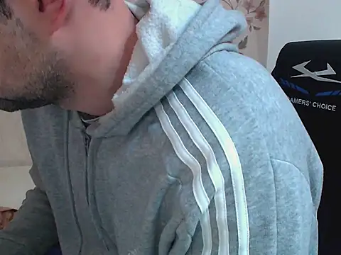 Snapshot of Leo_1617 chatting on February 2026 12:58:01 PM Leo 1617 online show from February 2026 12:58:01 PM