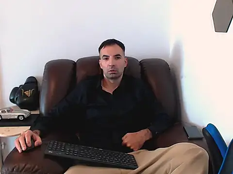 Leo 1617 online show from October 2025 10:27:01 AM