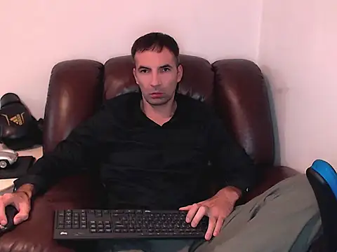 Snapshot of Leo_1617 chatting on October 2025 07:57:02 PM Leo 1617 online show from October 2025 07:57:02 PM