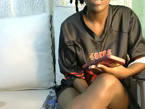 Caryyyl online show from November 2025 07:13:01 AM