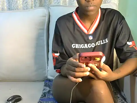 Caryyyl online show from November 2025 02:32:02 PM