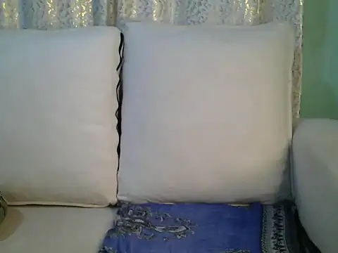 Caryyyl online show from November 2025 12:26:01 AM