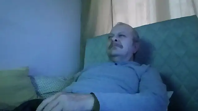 Snapshot of amylrmm1903 chatting on November 2025 12:44:02 PM amylrmm1903 online show from November 2025 12:44:02 PM