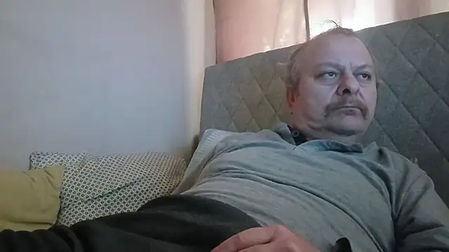 Snapshot of amylrmm1903 chatting on October 2025 12:04:01 PM amylrmm1903 online show from October 2025 12:04:01 PM