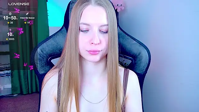 CuteMousee online show from April 2026 11:49:02 AM