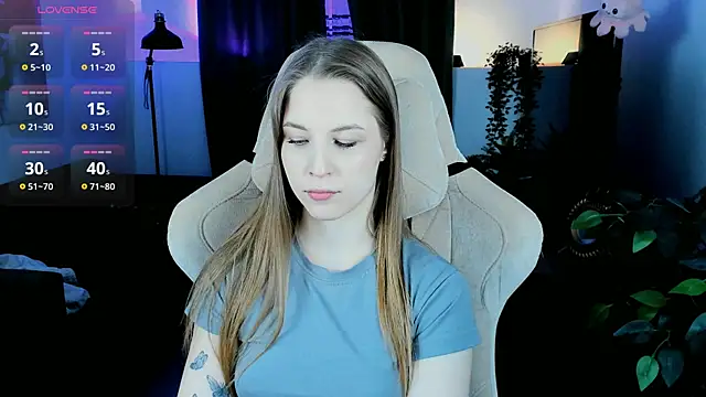 CuteMousee online show from December 2025 11:47:01 AM