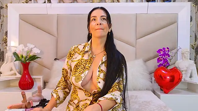 AlizonMoreti online show from March 2026 01:05:01 PM