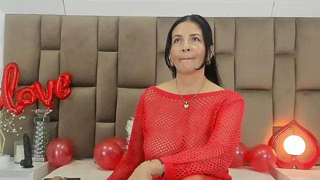 Snapshot of AlizonMoreti chatting on February 2025 01:44:02 PM AlizonMoreti online show from February 2025 01:44:02 PM