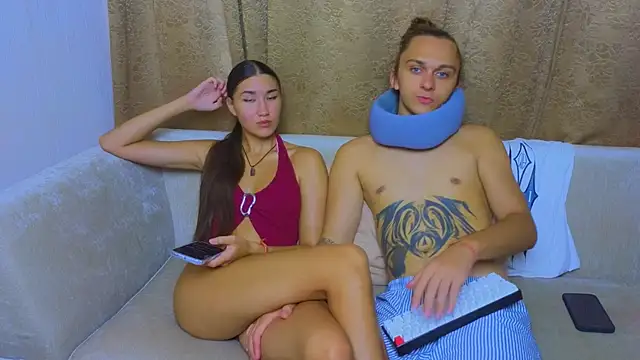 Snapshot of do_u_know_them chatting on March 2025 01:40:02 PM do u know them online show from March 2025 01:40:02 PM