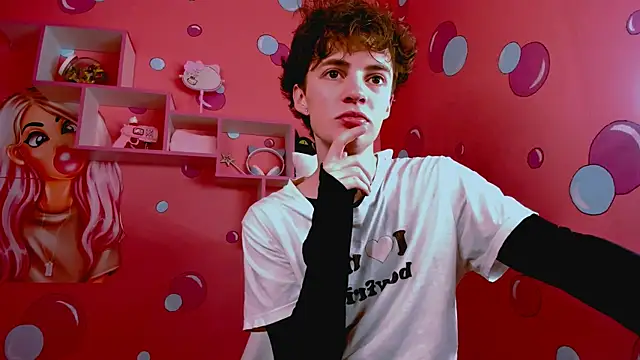 LukeSweet online show from December 2025 11:09:01 AM