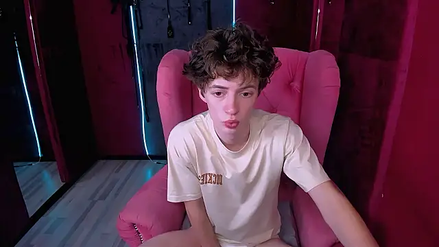 LukeSweet online show from February 2026 01:56:01 PM