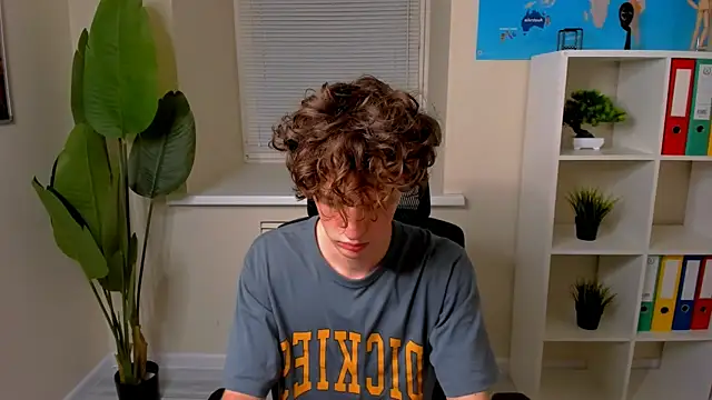 Snapshot of LukeSweet chatting on July 2026 01:06:02 PM LukeSweet online show from July 2026 01:06:02 PM