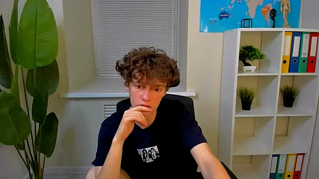 Snapshot of LukeSweet chatting on June 2026 02:48:01 PM LukeSweet online show from June 2026 02:48:01 PM
