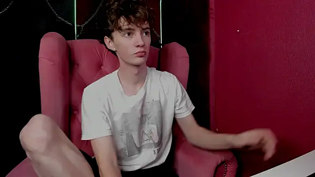 Snapshot of LukeSweet chatting on November 2025 11:54:01 AM LukeSweet online show from November 2025 11:54:01 AM